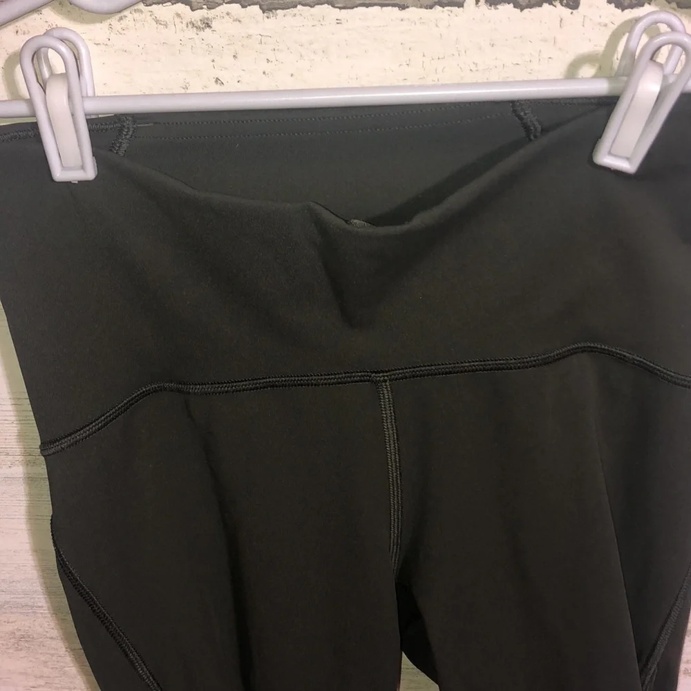 Lululemon Athletica olive green/army green Capri leggings size 4 workout pants - Picture 3 of 10